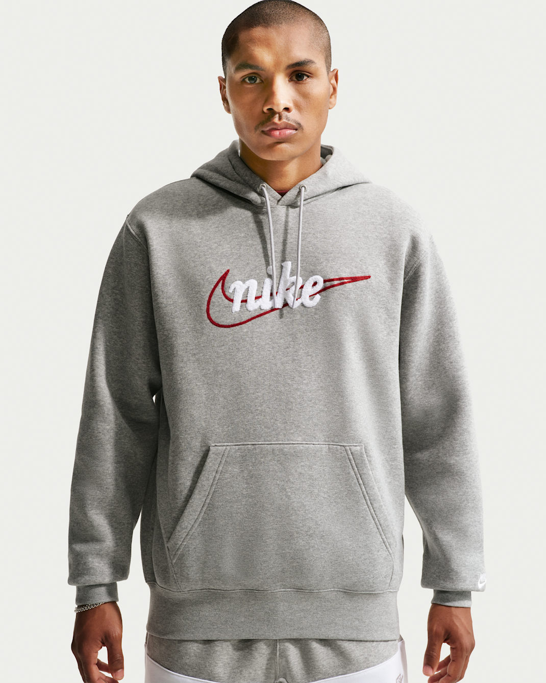 Nike Sportswear Club in Dark Grey Heather/Light Smoke Grey/White